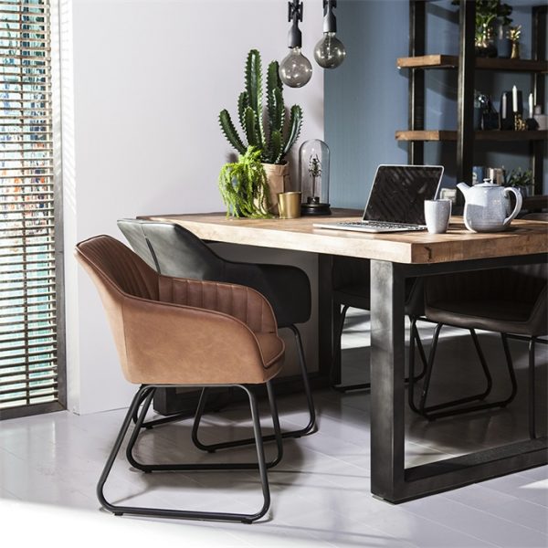 Eettafel mangohout met stoelen